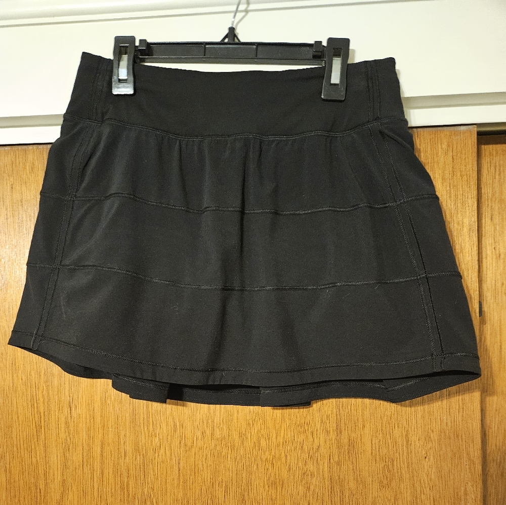 NWOT Lululemon Pace Rival Skirt, black pleated, 13"